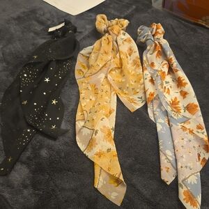 🎁Set of Three Floral and Star Patterned Scarves